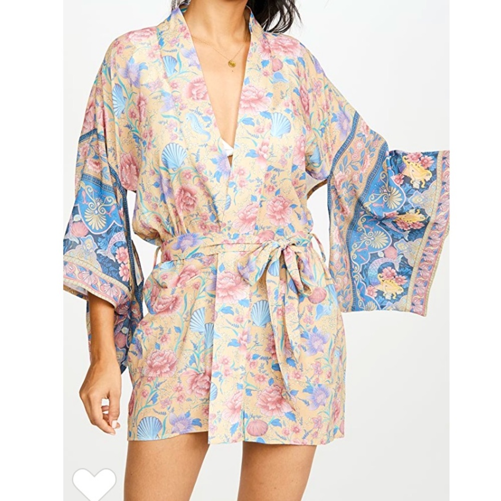 Spell & The Gypsy Seashells Short Robe - Picture 2 of 6
